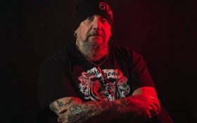 Morre Paul Di'Anno, ex-vocalista do Iron Maiden, aos 66 anos