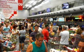 Supermercados do RJ criam 850 novas vagas em outubro