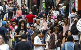 Um terço da população brasileira está endividada